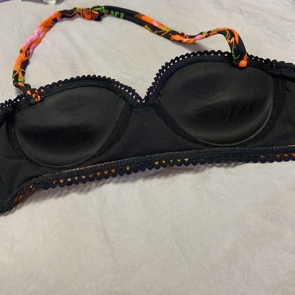 Bikini - Picture 10 of 10